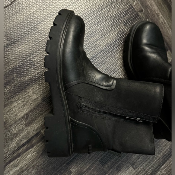 Black Ugg combat boot - Picture 1 of 5